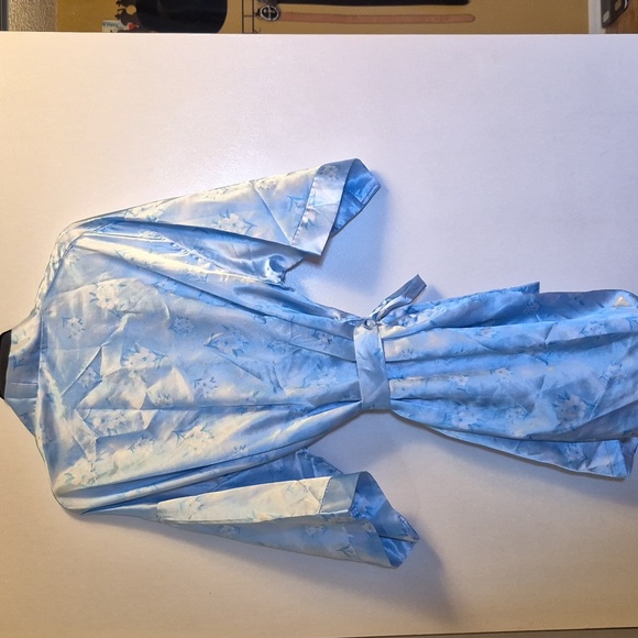 Secret Treasures Light Blue Robe - Picture 5 of 6